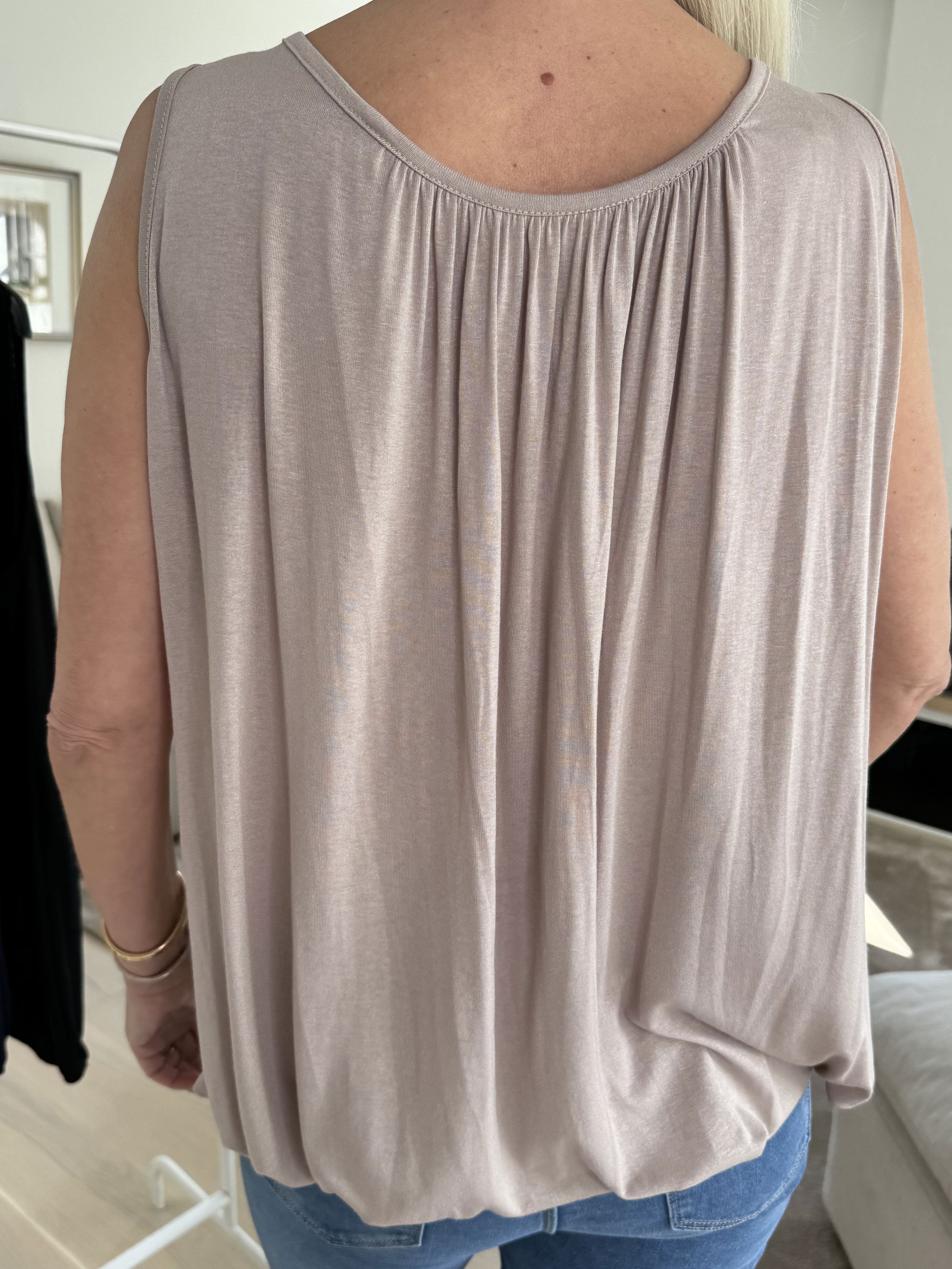 Miracle top - Basis top med elastik forneden (bestseller)